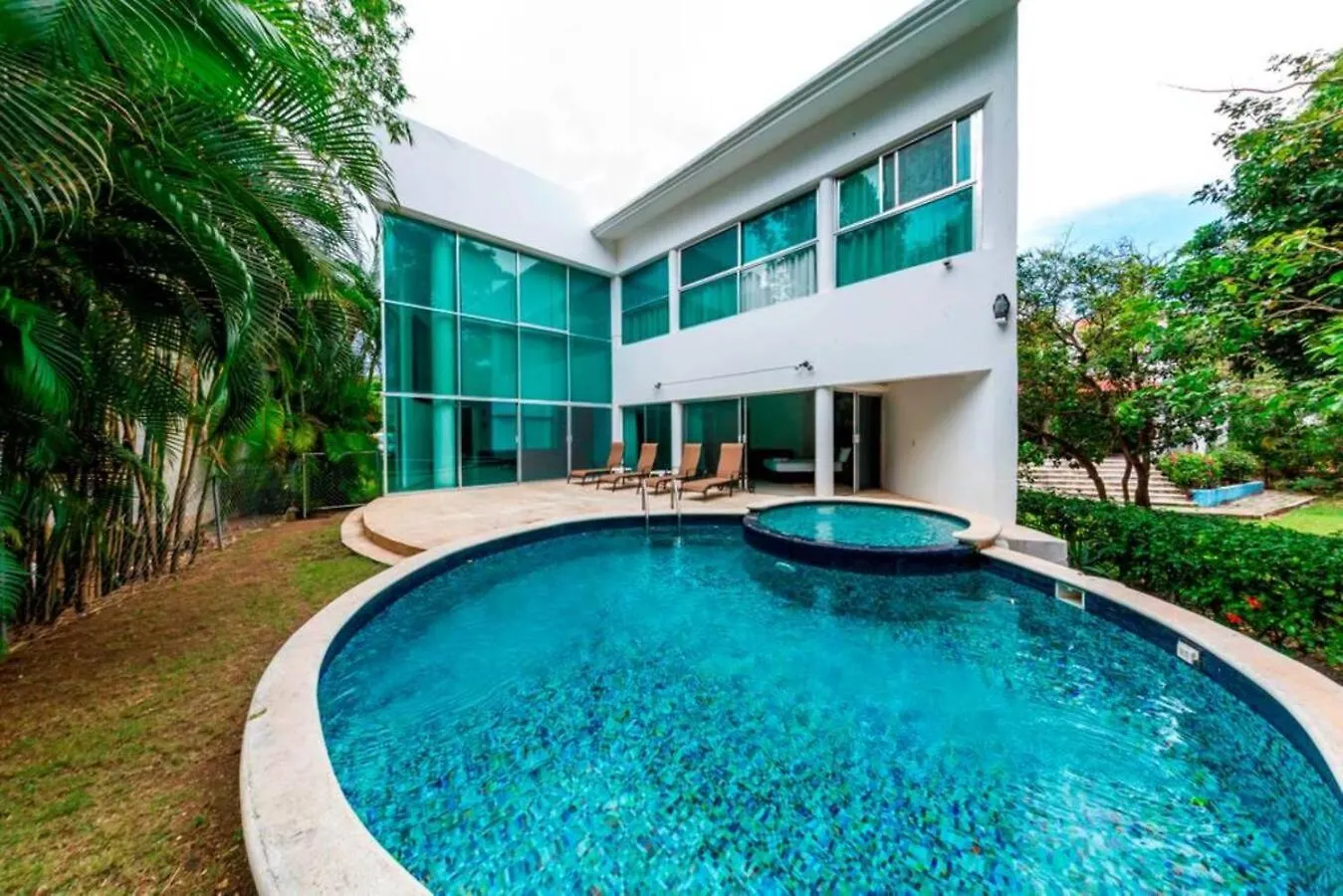 Tropical Private Pool Villa In Gated Upscale Area Playa del Carmen