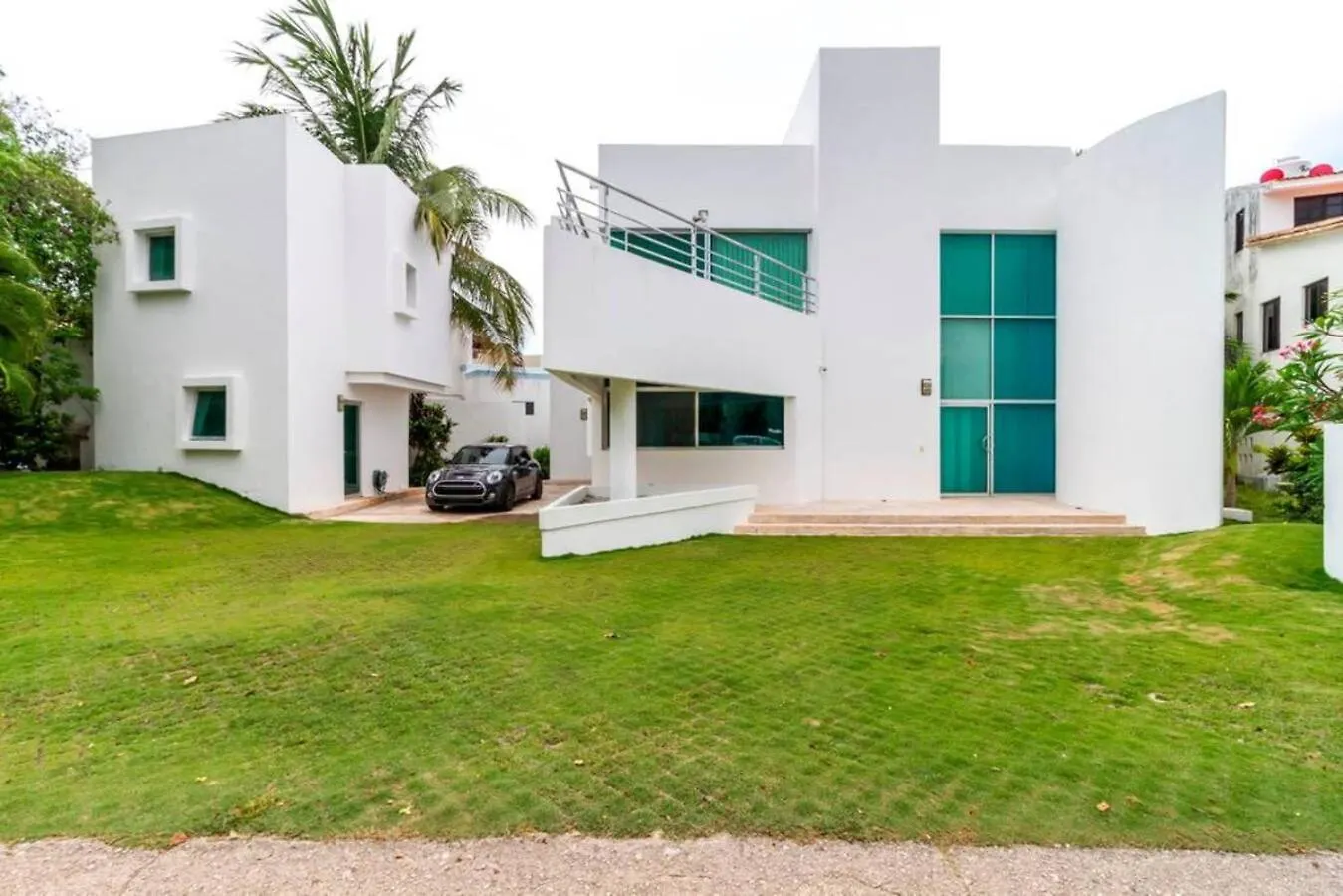 Tropical Private Pool Villa In Gated Upscale Area Playa del Carmen